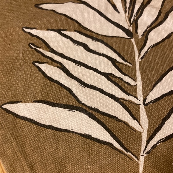 3/$10 SALE Pack of 6 Palm Leaf Placemats - Picture 3 of 4